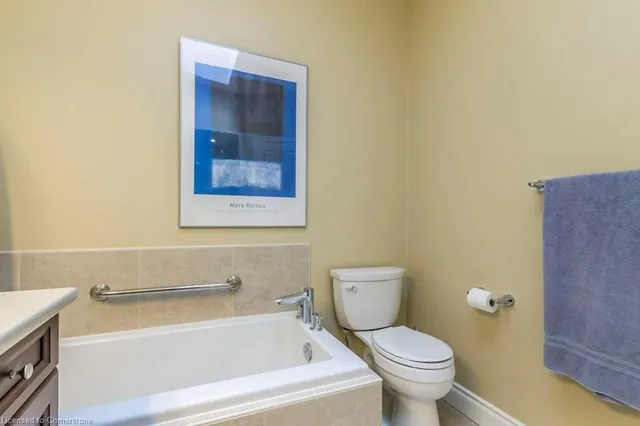 Additional image 25 of 2141 Caroline St Unit 8