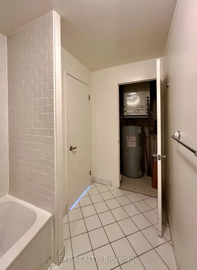 Additional image 24 of 901 Queen St Unit 201