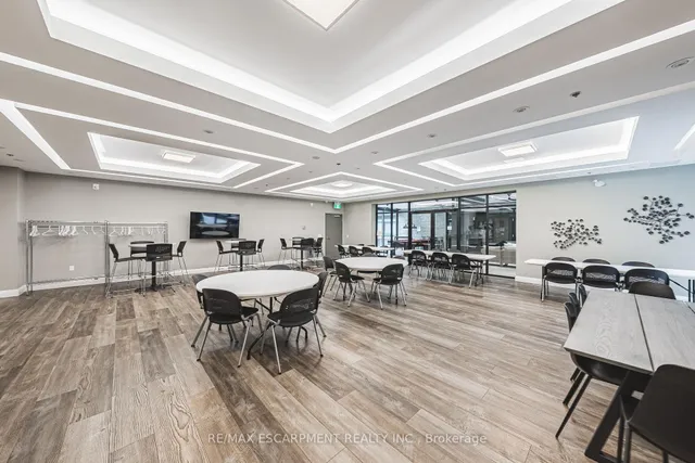 Additional image 20 of 1 Redfern Ave Unit 215