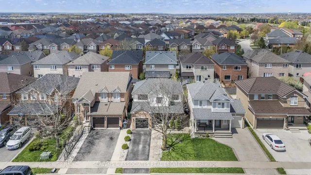 Additional image 40 of 30 Charleswood Circ