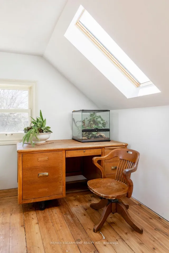 Additional image 38 of 24 Hyde Park Ave