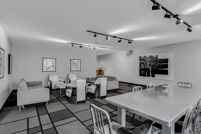 Additional image 21 of 39 Brant St Unit 309