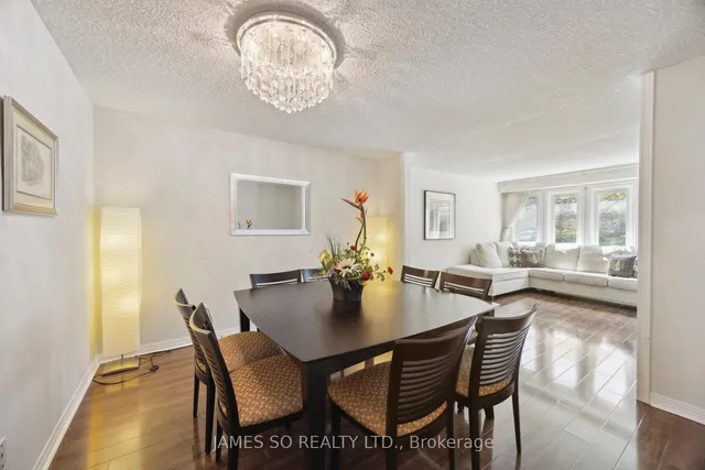 Additional image 7 of 32 Relroy Crt