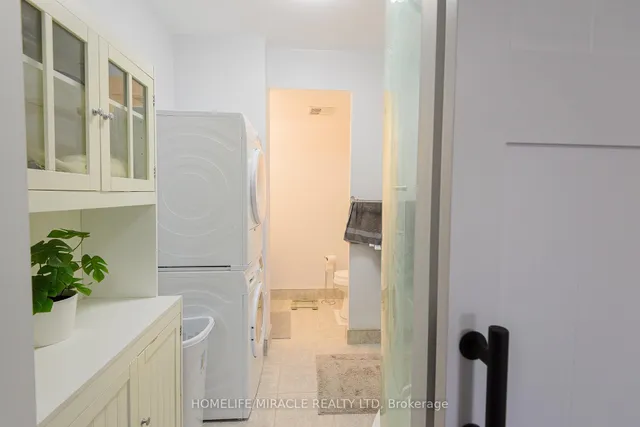 Additional image 12 of 714 The West Mall N/A Unit 1201