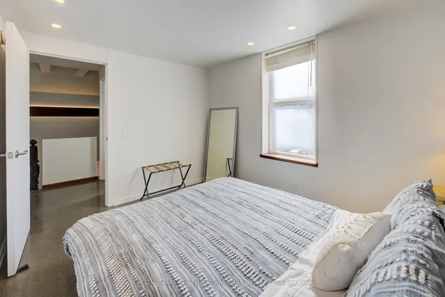 Additional image 21 of 23 Richmond Ave