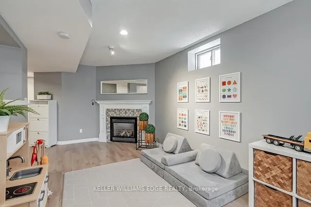 Additional image 35 of 58 Laurendale Ave