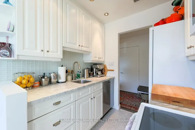 Additional image 17 of 30 Elm Ave Unit 212