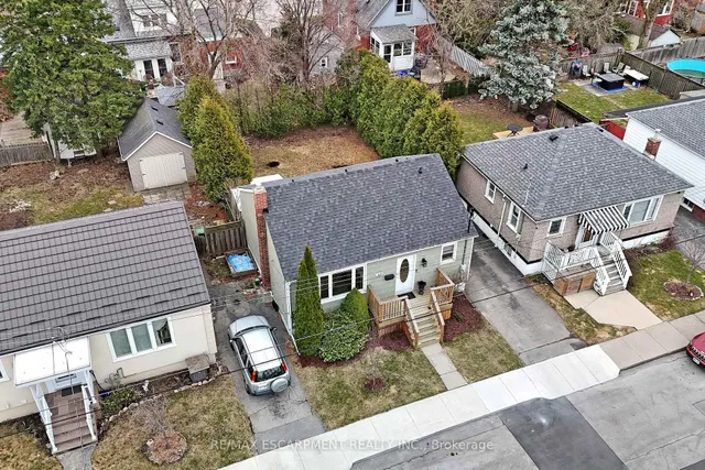 Additional image 49 of 37 Salem Ave