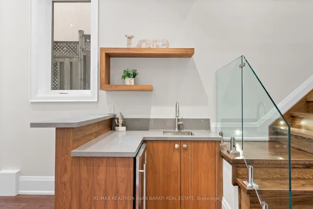 Additional image 44 of 109 Kingsdale Ave