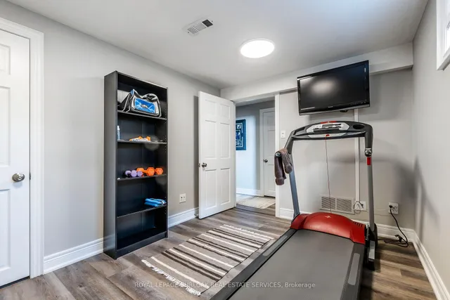 Additional image 18 of 424 Henderson Rd