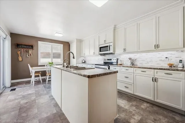 Additional image 15 of 11 Stonehenge Pl