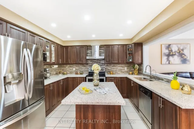 Additional image 16 of 54 Amethyst Circ