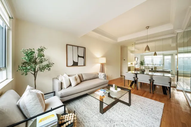 Additional image 8 of 1231 Yonge St Unit 214