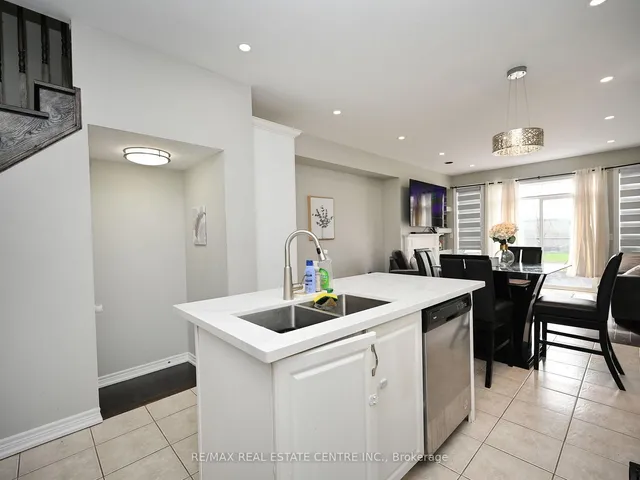 Additional image 26 of 53 Dufay Rd