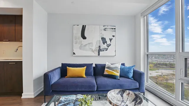 Additional image 3 of 2220 Lakeshore Blvd Unit 2006