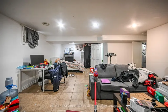 Additional image 34 of 707 Upper Wentworth St