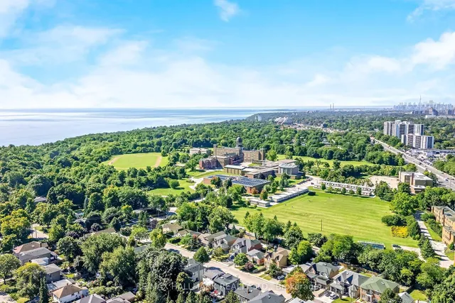 Additional image 48 of 68 Harewood Ave