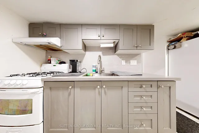 Additional image 37 of 1058 College St