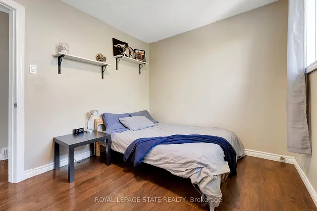 Additional image 22 of 41 Yeoville Crt