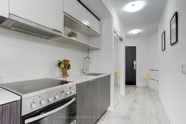 Additional image 10 of 159 Wellesley St Unit 401