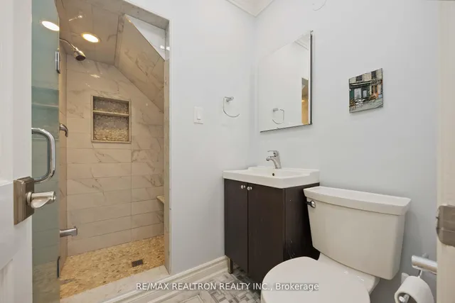 Additional image 39 of 16 Aylesbury Rd