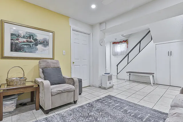 23 Chalkfarm Dr