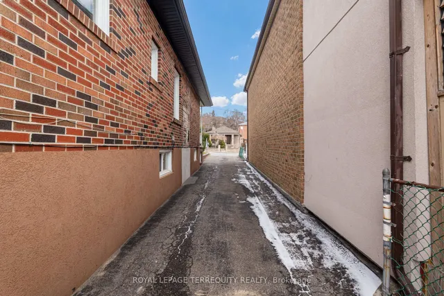 Additional image 37 of 532 Silverthorn Ave