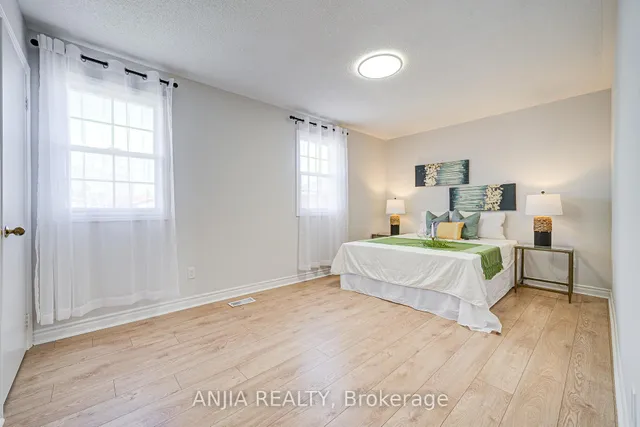 Additional image 24 of 91 Dumfries Ave