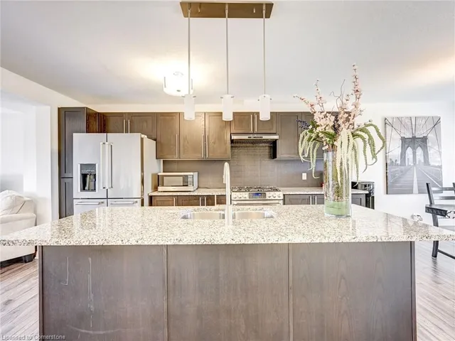 Additional image 18 of 224 Thomas Slee Dr