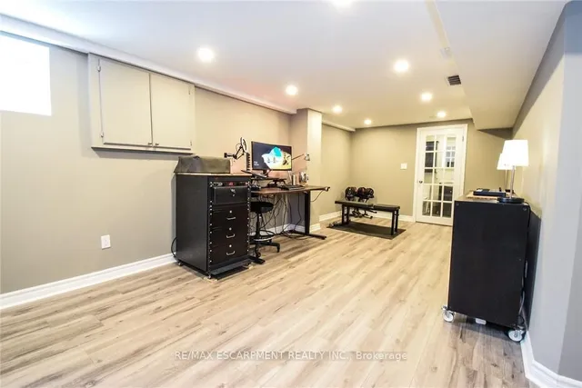 Additional image 27 of 104 Tragina Ave