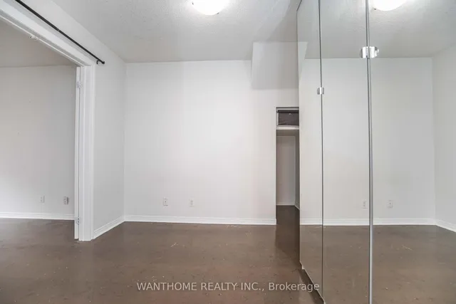 Additional image 26 of 30 Western Battery Rd Unit 318