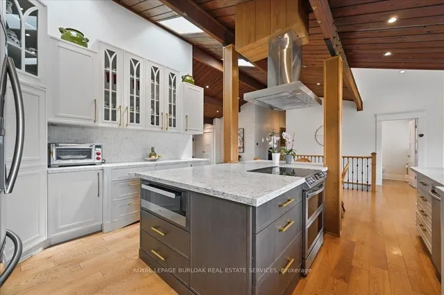 Additional image 15 of 9256 First Line