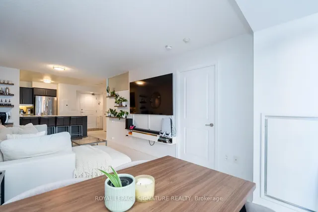 Additional image 18 of 75 East Liberty St Unit 819