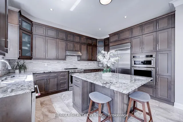 Additional image 12 of 438 North Park Blvd