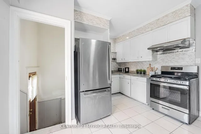 Additional image 13 of 1943 Dufferin St