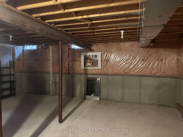 Additional image 20 of 1595 Cartwright Cres