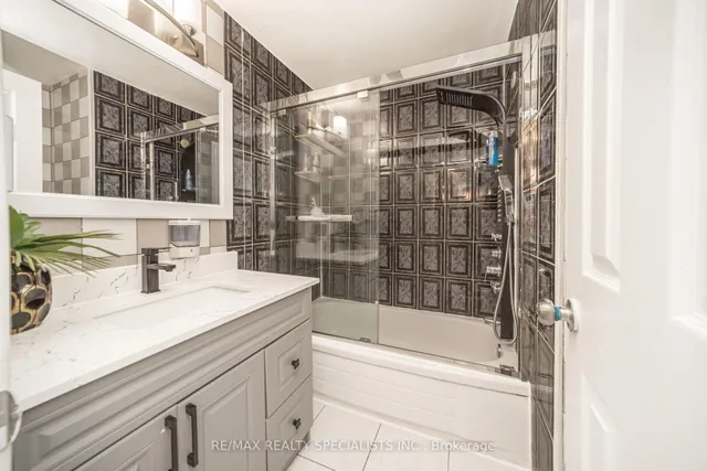 Additional image 25 of 144 Fleetwood Cres