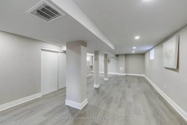 Additional image 31 of 176 Garside Ave