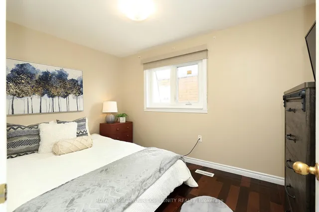 Additional image 15 of 23 Town House Cres