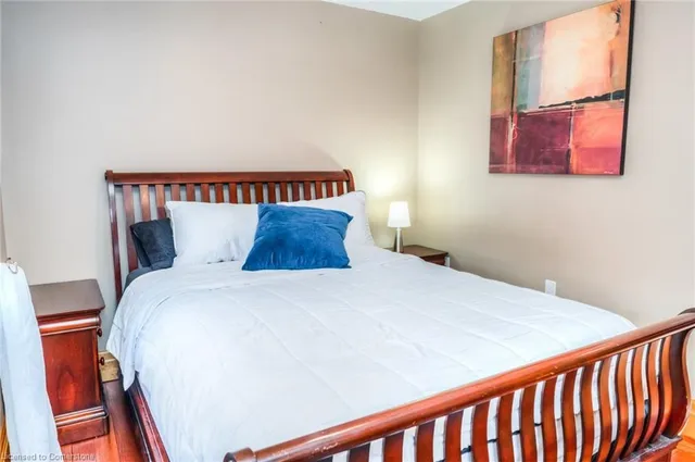 Additional image 17 of 46 2 Ave