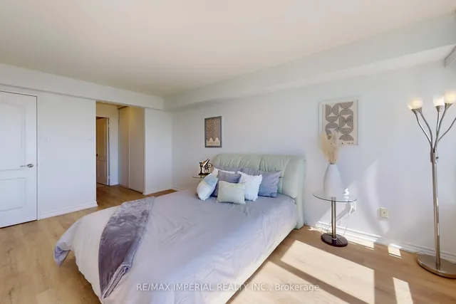 Additional image 15 of 330 Alton Towers Circ Unit 210