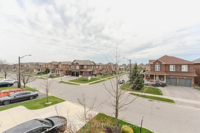 Additional image 42 of 35 Amaranth Cres