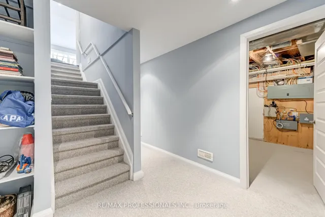 Additional image 38 of 372 Silverthorn Ave