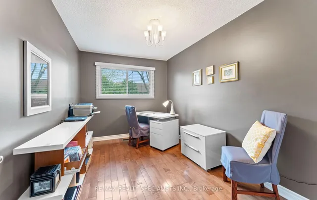 Additional image 22 of 93 Collins Cres