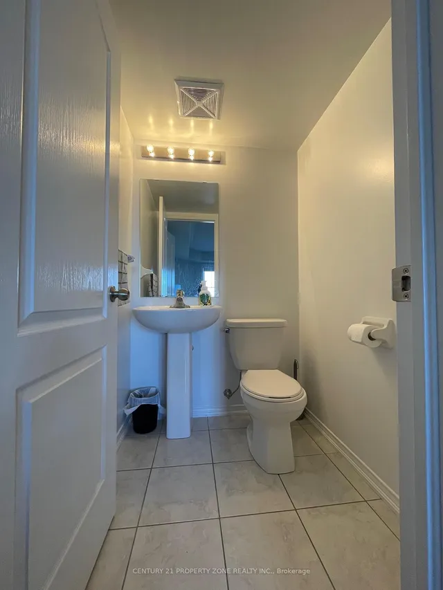 Additional image 18 of 2500 Post Rd Unit 20