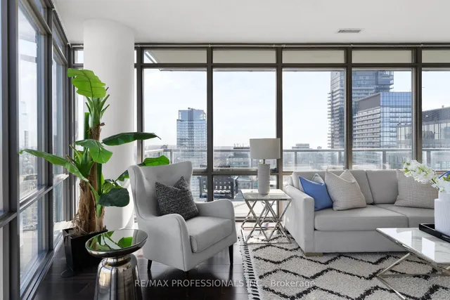 Additional image 5 of 832 Bay St Unit 4405