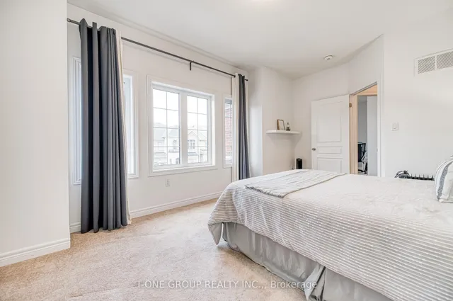 Additional image 31 of 33 Ezra Cres