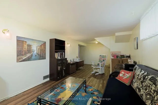 Additional image 25 of 1310 Victoria Park Ave