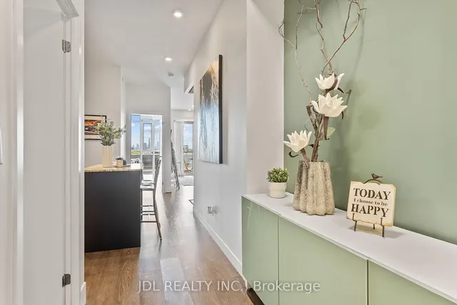 Additional image 19 of 2055 Danforth Ave Unit 301