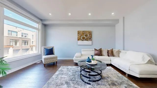 Additional image 8 of 6 QUEENPOST Dr